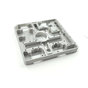 Pièces en acier inoxydable usinées CNC de haute précision, composants personnalisés, perçage et brochage pour l'aérospatiale, l'automobile et l'énergie - Product Image 3