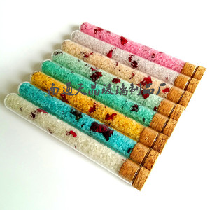 Sales de baño Tianjing en tubo de vidrio de 30g con rosa seca para el cuidado de pies y baño - Product Image 3