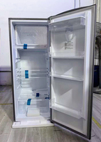 Réfrigérateur compact à porte simple avec refroidissement direct, congélateur tout-en-un, stockage zoné, station de boissons, mini-bar