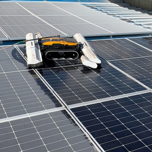 Robot de nettoyage de panneaux solaires 500w Télécommande Pv photovoltaïque Brosse de nettoyage innovante Nettoyeur de panneaux solaires - Product Image 4