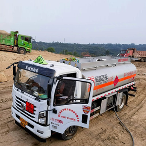 Camión Cisterna Dongfeng 4x2 <span class=keywords><strong>de</strong></span> 8500L para Transporte <span class=keywords><strong>de</strong></span> Petróleo, Diésel y Gasolina - Product Image 2