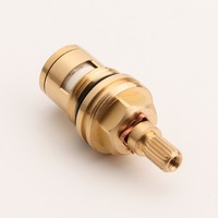 Robinet moderne en laiton épaissi avec corps en cuivre, cartouche de valve chaude et froide de marque Spring pour usage hôtelier