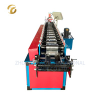 Machine de formage de rouleaux de tôles pour portes de garage à volets battants, de qualité supérieure, avec estampage floral