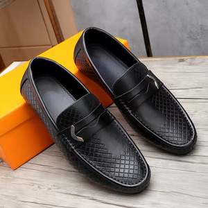 Mocasines de Cuero Negro para Hombre, Punta Redonda, Sin Cordones, Transpirables, Parte Superior de Cuero Genuino, Decoración con Hebilla, Patrón Geométrico, Suela de Goma - Product Image 4