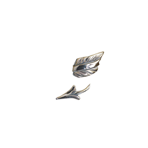 Pendientes de Pluma Dorada E2699, Aleación de Zinc, Joyería de Moda Unisex - Product Image 1