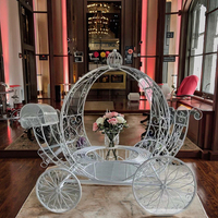 Grand chariot de cendrillon blanc personnalisable chariot de cheval de citrouille royale accessoires de mariage décoration de table de fête thème de citrouille royale