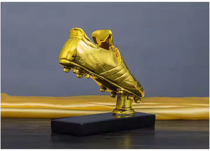 كؤوس كرة قدم من الراتنج المطلي بالذهب على شكل حذاء، تصميم فريد وصديق للبيئة من HUAO، مقاس 20×7×17.5 سم - Product Image 3