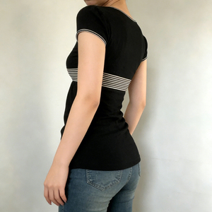 Camiseta de manga corta transpirable de secado rápido para mujer, camiseta informal de verano con cuello en V y botones con estampado de rayas vintage Y2K - Product Image 3