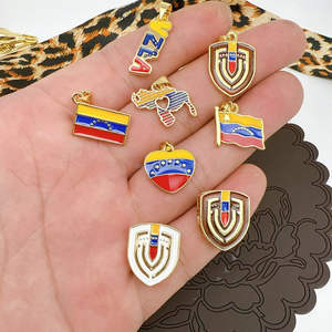 Vente en gros de colliers et pendentifs de mode en cuivre, motifs drapeaux du Venezuela, de Cuba et d'Amérique du Sud - Product Image 2