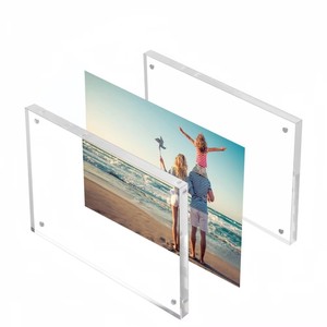 Cadre photo de bureau rectangulaire double face en <span class=keywords><strong>acrylique</strong></span> transparent magnétique épais de 7 pouces pour <span class=keywords><strong>photos</strong></span> - Vente en gros - Product Image 2