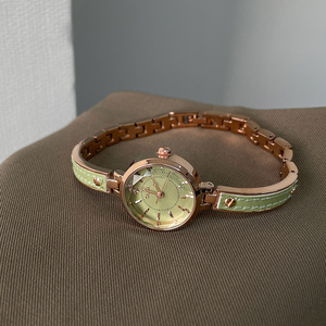 CILOA นาฬิกาข้อมือผู้หญิง Retro Sugar Square หน้าปัดไล่เฉดสีน้ำตาลคาราเมล สายโลหะ นาฬิกาข้อมือควอตซ์สำหรับเดินทางที่หรูหรา - Product Image 3