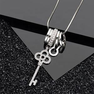 セーター用クリエイティブファッションレディースロングチェーンペンダントネックレスキーネックレス - Product Image 4