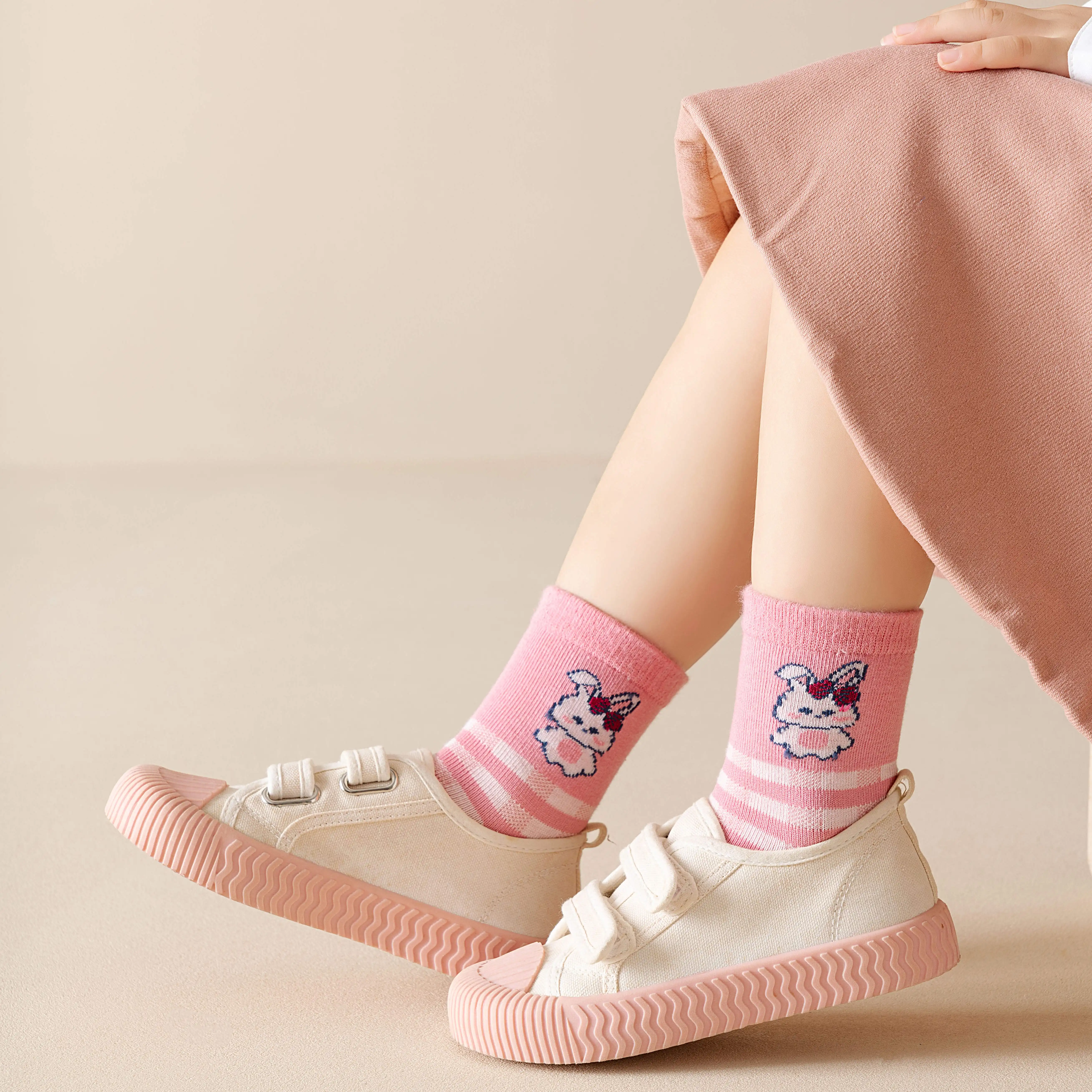 Conjunto de meias infantis com listras e bordados para meninas, meias de algodão para estudantes e meninas, 5 pares, coelho vermelho rosa, arco e cavalo, para crianças