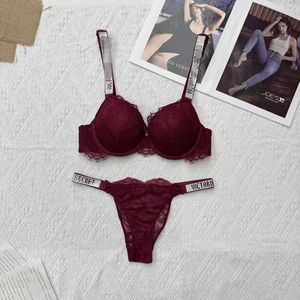 Conjunto de Lencería Sexy de Encaje Tejido Yicheng <span class=keywords><strong>Victoria</strong></span>, Tanga Transpirable, Sujetador con Volantes y Bragas Bordadas con Detalles Secretos - Product Image 2