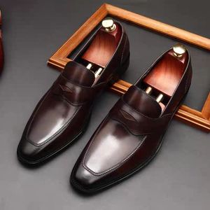Nouvelles chaussures en cuir au design élégant de style automne pour les fêtes de mariage d'affaires et les vêtements d'affaires formels - Product Image 1
