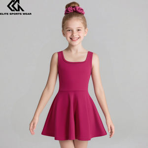 Mono Rosa Intenso con Tirantes Finos y Leggings, Diseño Cruzado en la Espalda con Aberturas, para Estudiantes Universitarias - Product Image 1