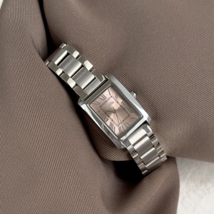 Scottie 9655b Nouvelle <span class=keywords><strong>Montre</strong></span> Classique Carrée Élegante Or Bracelet Acier Inoxydable 3ATM Étanche Luxe <span class=keywords><strong>Quartz</strong></span> pour <span class=keywords><strong>Femme</strong></span> - Product Image 4