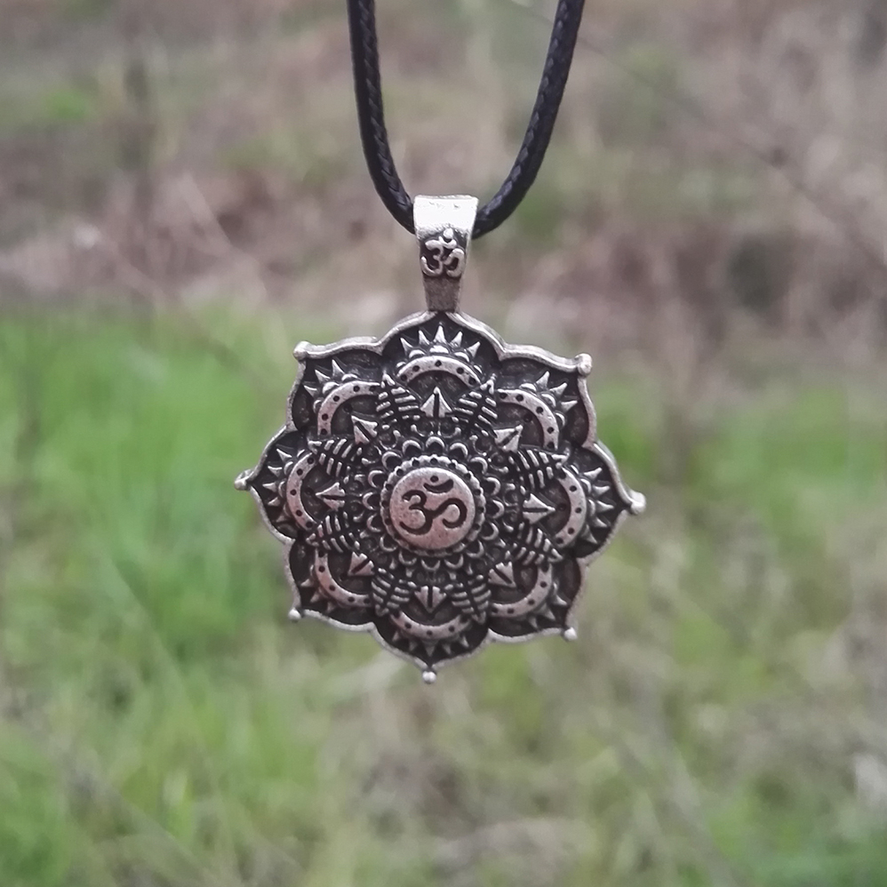 Ожерелье с подвеской Om Lotus Mandala, религиозные украшения, цветок, буддийский мир, гармония, намаст