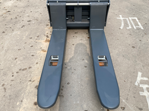 Chariot élévateur tout-terrain puissant de 2000 kg pour usage agricole et construction, quatre roues motrices, capacité de levage professionnelle de 2000 kg - Product Image 2