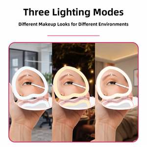 Miroir cosmétique de poche compact à double face en forme de cœur avec éclairage LED et grossissement 2X - Product Image 4