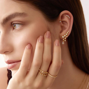 Pendientes de oro de 14k con circonitas cúbicas de corte pera y redondo, tipo climber, pendientes de moda, venta al por mayor, pendientes de diamante minimalistas y delicados - Product Image 2