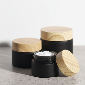 Tarro Cosmético de Vidrio Negro de Lujo en Oferta con Tapa de Madera Natural para Crema, Bálsamo, Mascarilla, Envase para Cuidado de la Piel - Product Image 1