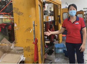 豪华椭圆形200ml 300ml旋盖式HDPE软质触感挤压瓶带喷嘴洗发水乳液沐浴露身体清洁剂面膜 - Product Image 5