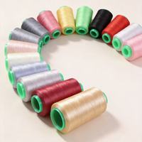 Fil à coudre en polyester filé 20/2 en gros d'usine, haute ténacité, couleurs variées, fil en cône pour broderie de vêtements et couture domestique
