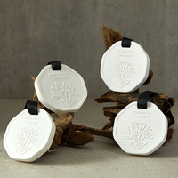 Vente en gros LOGO personnalisé Pierre aromatique en céramique Huile essentielle Diffuseur d'argile Pierre d'argile parfumée suspendue