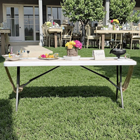 Table pliable HDPE blanche de 6 pieds, salle à manger extérieure portable et légère pour hôtels, parc, cour, extérieurs en métal et fer