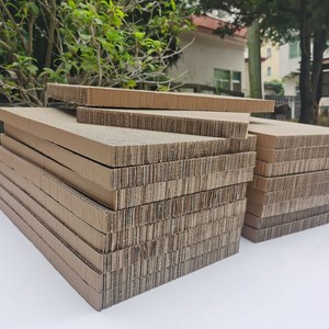 Planche à gratter pour chat en carton ondulé 90g-360g haute densité couleur unie pour animaux de compagnie origine Shantou Guangdong - Product Image 1