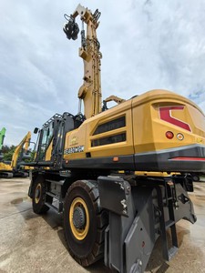 Excavatrice sur roues XE240WM avec bras télescopique de 24 tonnes, pelle à grappes, brise-roche hydraulique et transpalet sur roues de 0,6 m³ - Product Image 4