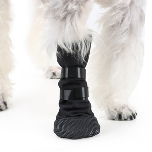 Stivaletti antiscivolo da fabbrica per animali domestici scarpe e calzini caldi in gomma Sole antiscivolo che mantengono le zampe dei cani asciutte e pulite - Product Image 1