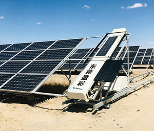 Robot de Limpieza de Módulos Fotovoltaicos Totalmente Automático de Grado Electrónico <span class=keywords><strong>Re</strong></span>-YINCAI con Capacidad de Escalada Extremadamente Fuerte - Product Image 1