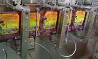 Machine d'emballage automatique pour biscuits, farine d'arachide, aliments liquides, sachets Doypack, sachets préformés à fermeture éclair et sachets stand-up