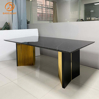 Ensemble de table à manger de luxe en métal avec design en marbre rond pour 12 personnes