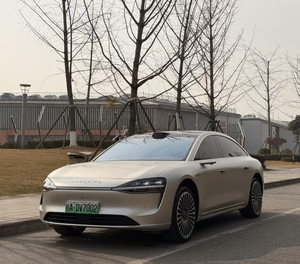 STELATO <span class=keywords><strong>S9</strong></span> Ultra: Berlina EREV di Lusso Usata 2024, Edizione Top di Gamma con Autonomia Estesa, Trazione Integrale, Interni Premium e Guida Intelligente - Disponibile Subito - Product Image 2