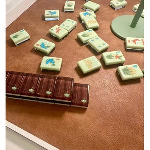 Juego de Mahjong Acrílico Plegable y Portátil con Temática Animal, Ecológico, con Patas Metálicas Plegables para 4 Jugadores y Toda la Familia - Product Image 3