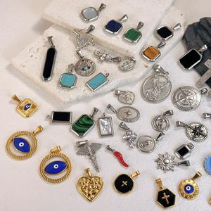 จี้พระเยซูวินเทจสำหรับผู้ชายสร้อยคอชุบทองสแตนเลสกันน้ำไม่ทำให้เสื่อมเสีย - Product Image 5