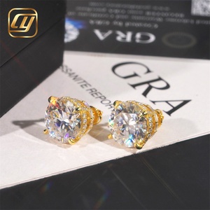 Pendientes de tuerca con engaste de garra de moissanita VVS de corte brillante, chapados en oro de 18K, elegantes y clásicos para uso diario, joyería para mujer al por mayor - Product Image 3