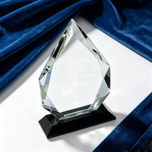 Premio de Cristal Premier <span class=keywords><strong>Icepeak</strong></span> con Corte de Diamante Facetado y Base de Color Azul Negro - Product Image 5