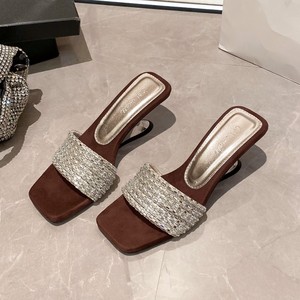 Sandalias de cuña de microfibra y goma con correa de diamantes de imitación y punta cuadrada, estilo coreano, para mujer, novedad de verano 2025, súper populares y hermosas. - Product Image 1