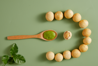 Noix de macadamia enrobées de wasabi, torréfiées à sec, source de fibres, sans gluten et certifiées non-OGM