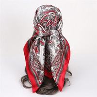 Foulard carré personnalisé à carreaux classiques pour femmes musulmanes, en polyester imitation soie, imprimé numériquement, séchage rapide, toutes occasions