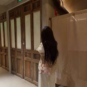 กระเป๋าสะพายไหล่ทรงสี่เหลี่ยมขนาดเล็กแบบกำหนดเอง กระเป๋าถือบุ PU ปิดซิป กระเป๋าถือสะพายข้างสำหรับผู้หญิง - Product Image 5