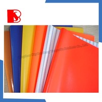 Bâches en PVC enduit imperméables pour la construction temporaire, les tentes de camping, les installations de stockage, les couvertures de chargement et les activités de camping - Tissu tissé