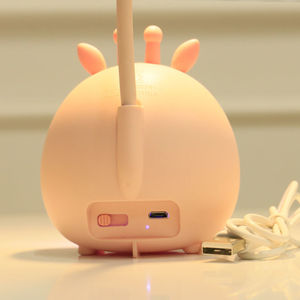 Lámpara de Escritorio LED con Diseño de Ciervo de Dibujos Animados, Control Táctil, Alimentada por Batería DC, Cuerpo de Plástico Rosa, para Habitación Infantil, Estudio, Luz Nocturna - Product Image 3
