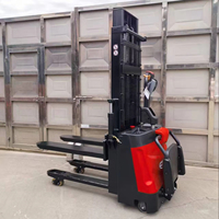 Chariot élévateur électrique avec mât de levage de 1,6 m, capacité de 2000 kg, système hydraulique à double mât de levage, performances de montée fiables