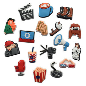 Breloques personnalisées pour chaussures pour adolescents, thème cinéma rétro, ensemble d'épingles à chaussures en PVC imperméables, badges cool popcorn et claquettes de cinéma, cadeaux - Product Image 1