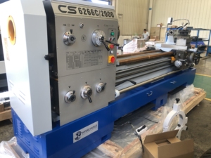 China <span class=keywords><strong>BOCHI</strong></span> CS6266C/2000 Torno manual horizontal Máquina de torno de metal de cama de espacio universal - Product Image 5